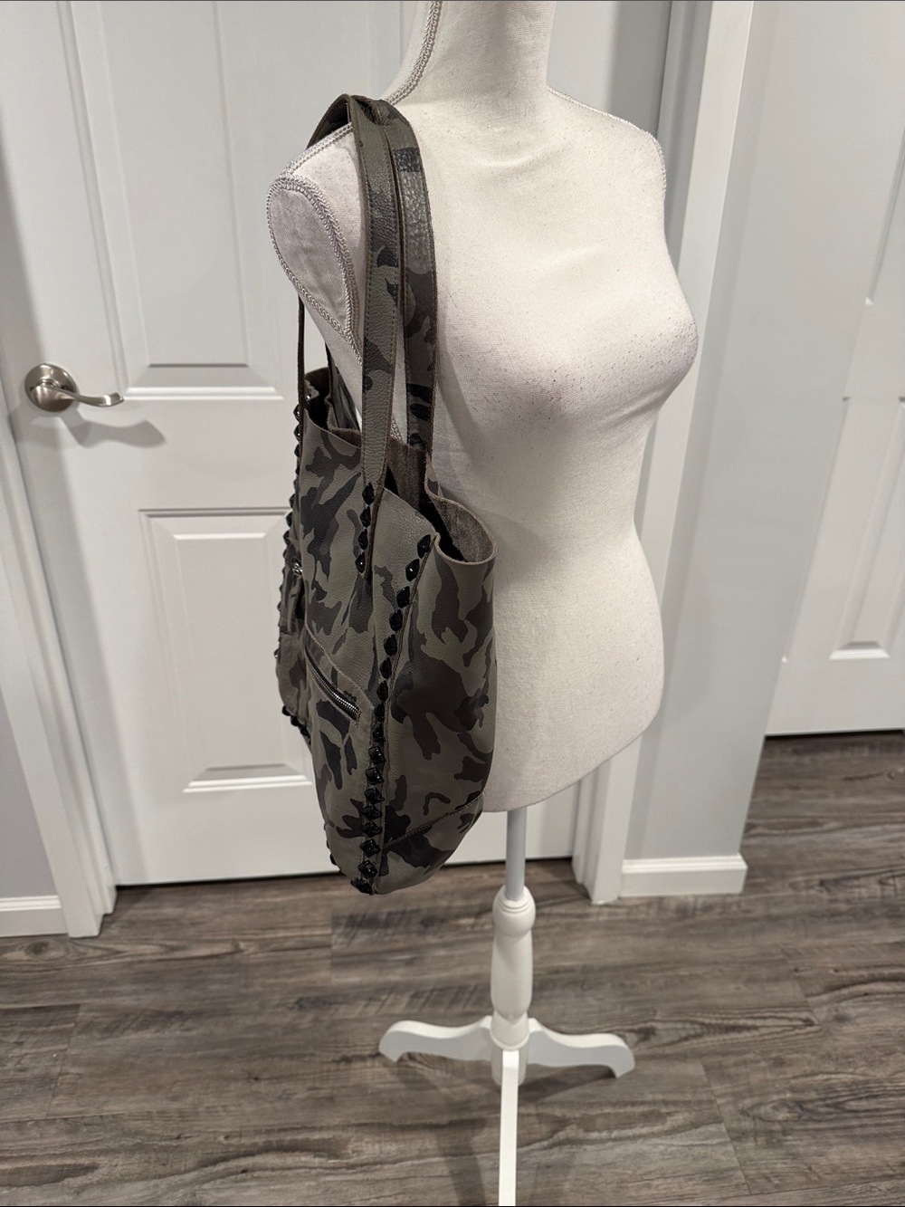 LAGGO 'Miley' Leather Tote Bag in Olive Camo - Picture 3 of 14